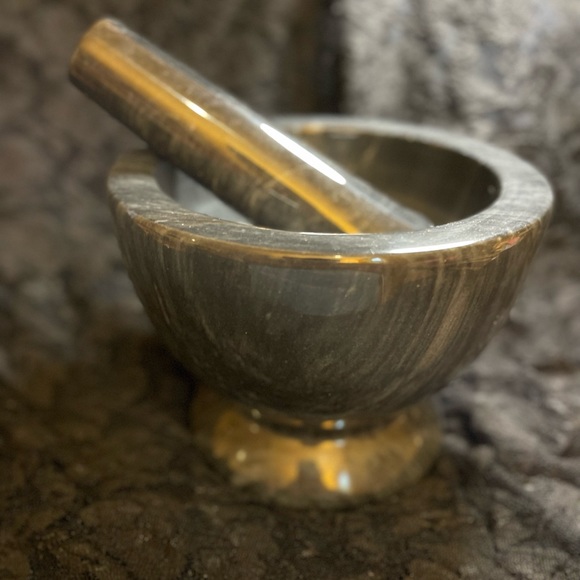 Crate & Barrel Marble Mortar And Pestle - Picture 1 of 3